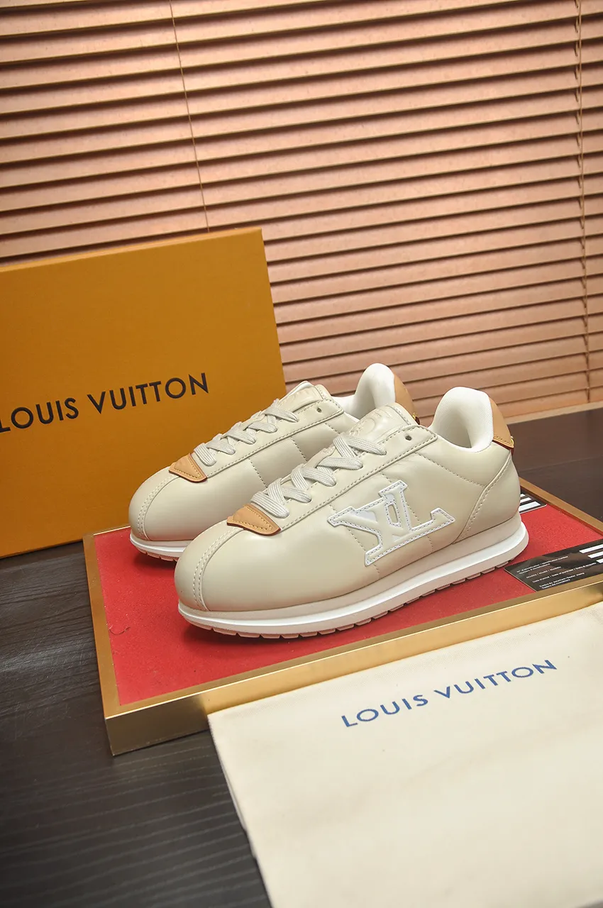 Men's men's shoes 💰700💶[LOUIS VUITTON] new original order 🍀LV Louis Vuitton * - top version of LV classic trendy shoes! Made of imported original fabrics, mesh lining, and original wear-resistant rubber foam outsole! High quality products! Size (female 35-40)